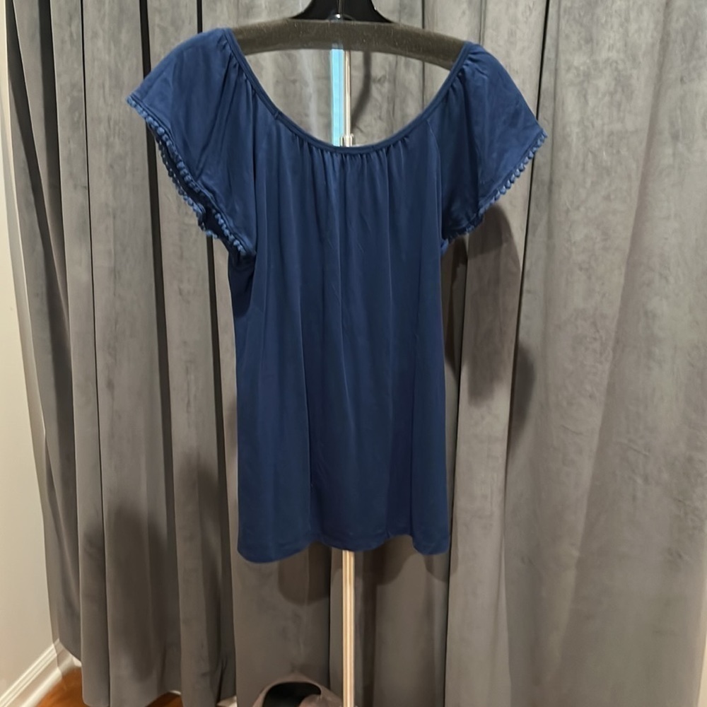 Gap Blue flutter sleeve with embellishment tee - Picture 4 of 4